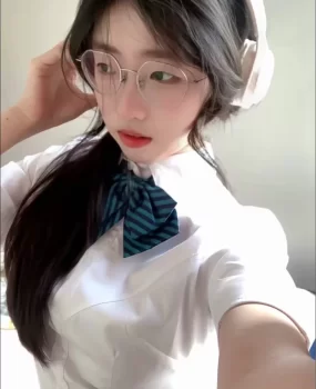 白虎嫩穴小骚货