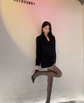 开火锅店亏了的黑丝御姐身材极品本人出