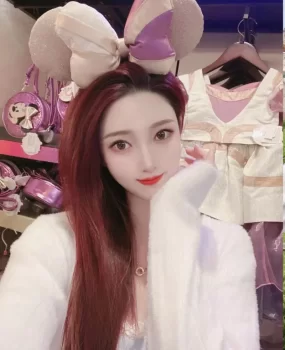 大菠萝商场专柜售卖化妆品气质淑女小姐姐下班兼