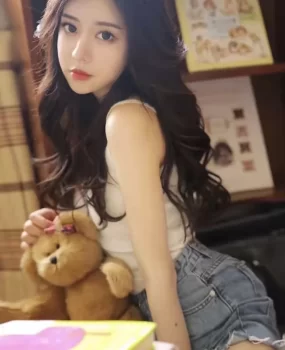 武汉某大学兼职学妹，刚破，很紧，欢迎来日